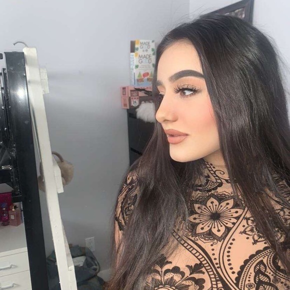 Meet your Posher, Aasma - Picture 3 of 5